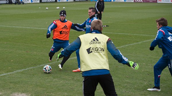 及广告代言 及广告代言