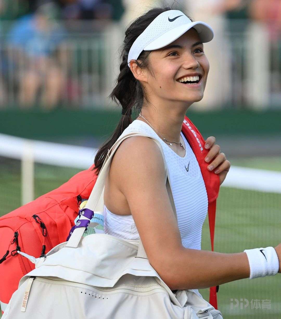 台上创造辉 台上创造辉