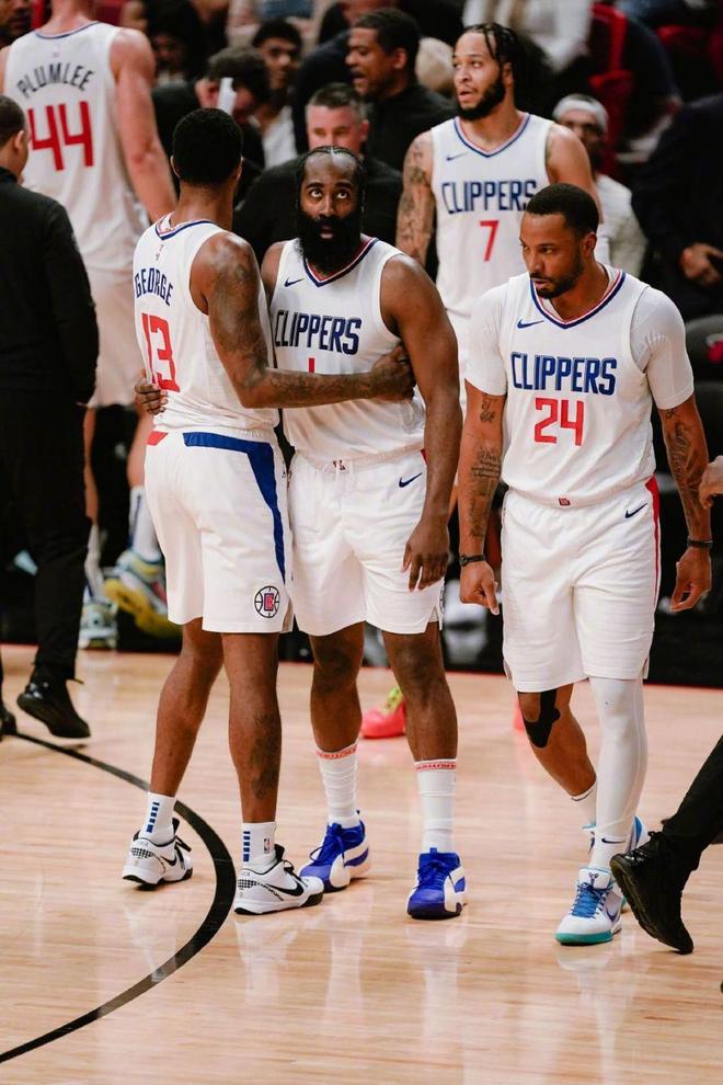 很多球迷因 很多球迷因